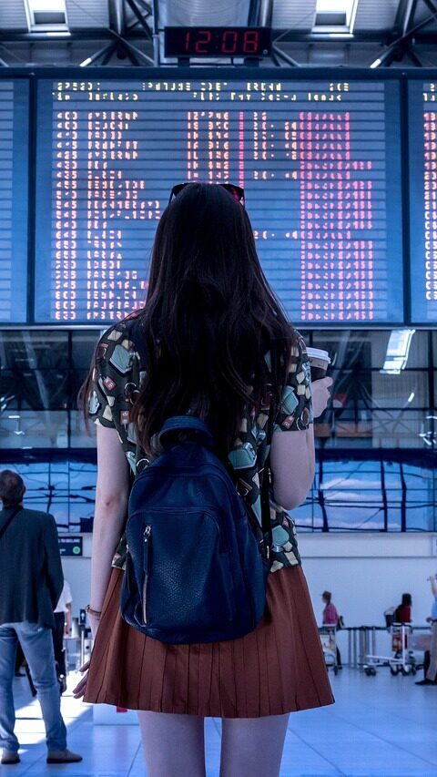 airport-2373727_1280